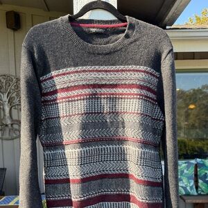 Banana Republic Gray and Red Patterned Wool Sweater - size M